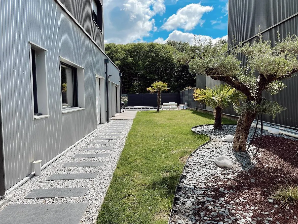 Chambre Confort - Maison D'Architecte - Piscine & Golf La Meziere Homestay