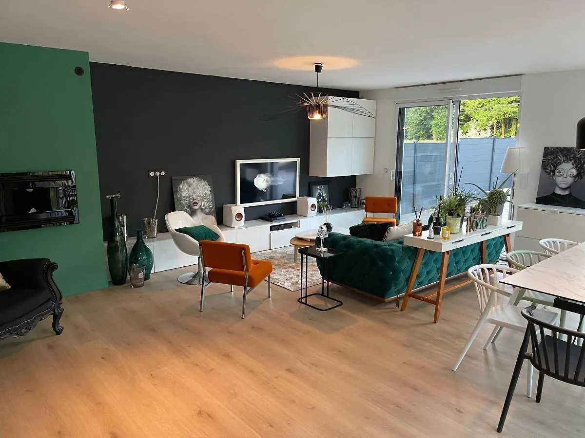 Chambre Confort - Maison D'Architecte - Piscine & Golf La Meziere 0*,